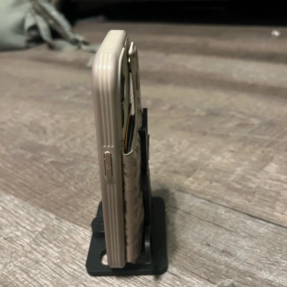 Black Cat-Shaped Metal Stand